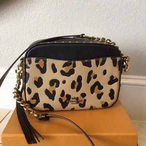 Coach leopard print crossbody bag in very good condition.